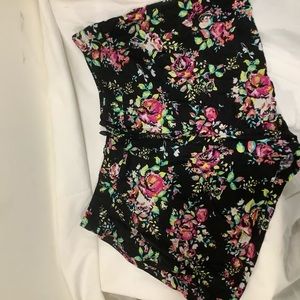 Floral Print Short Shorts